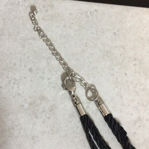 Black teardrop cord necklace - Picture 5 of 6